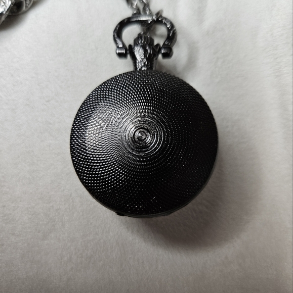 Black Silver Dragon Pocket Watch - Picture 9 of 11